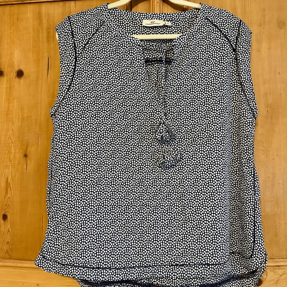 Vineyard Vines Navy and White Sleeveless Blouse - Picture 1 of 4